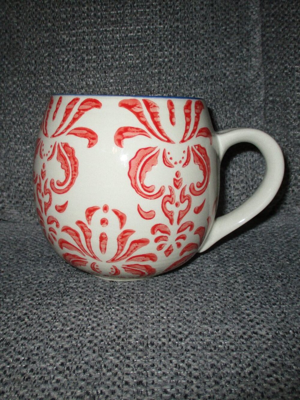 ✨NEW without tags At Home Coral Damask Mug🩷